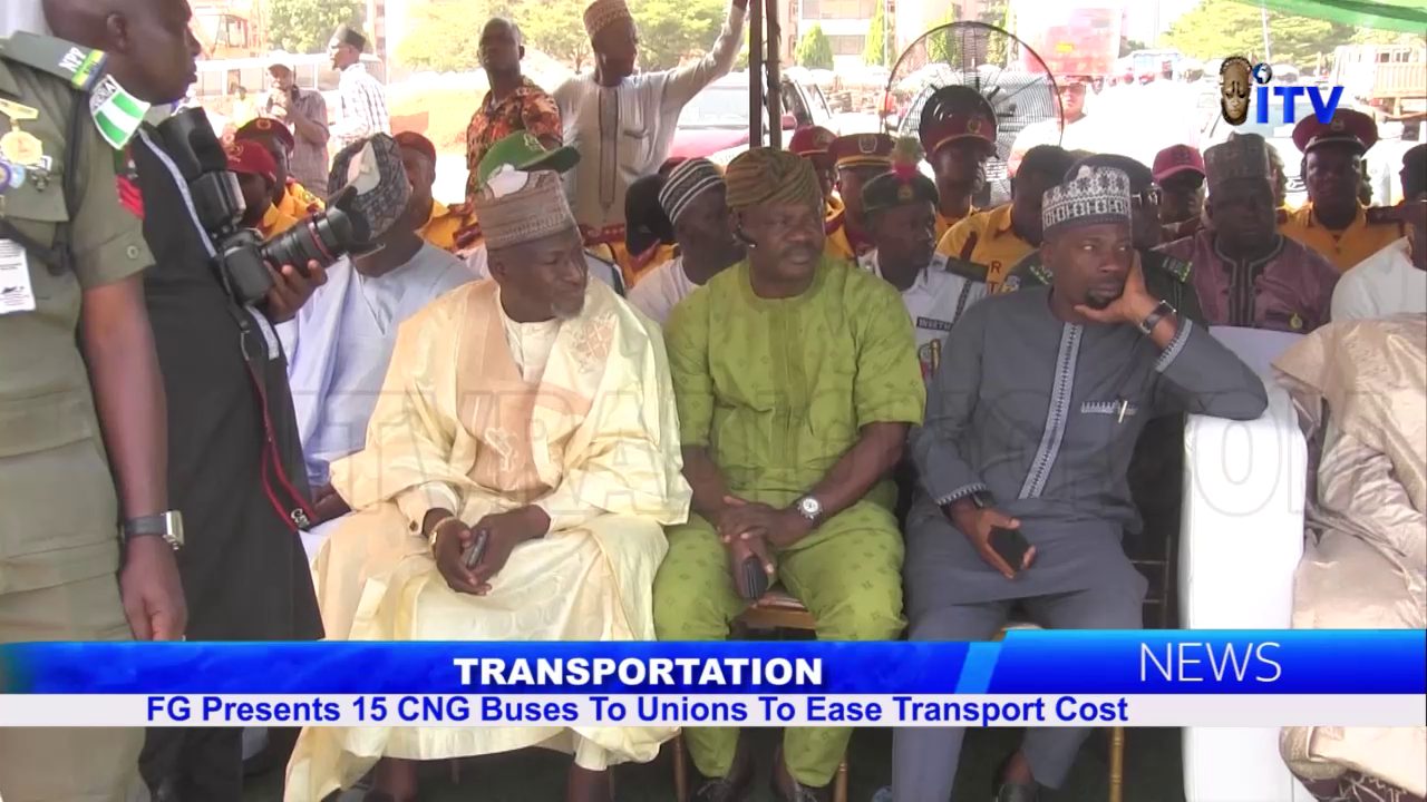 Transportation: FG Presents 15 CNG Buses To Unions To Ease Transport Cost