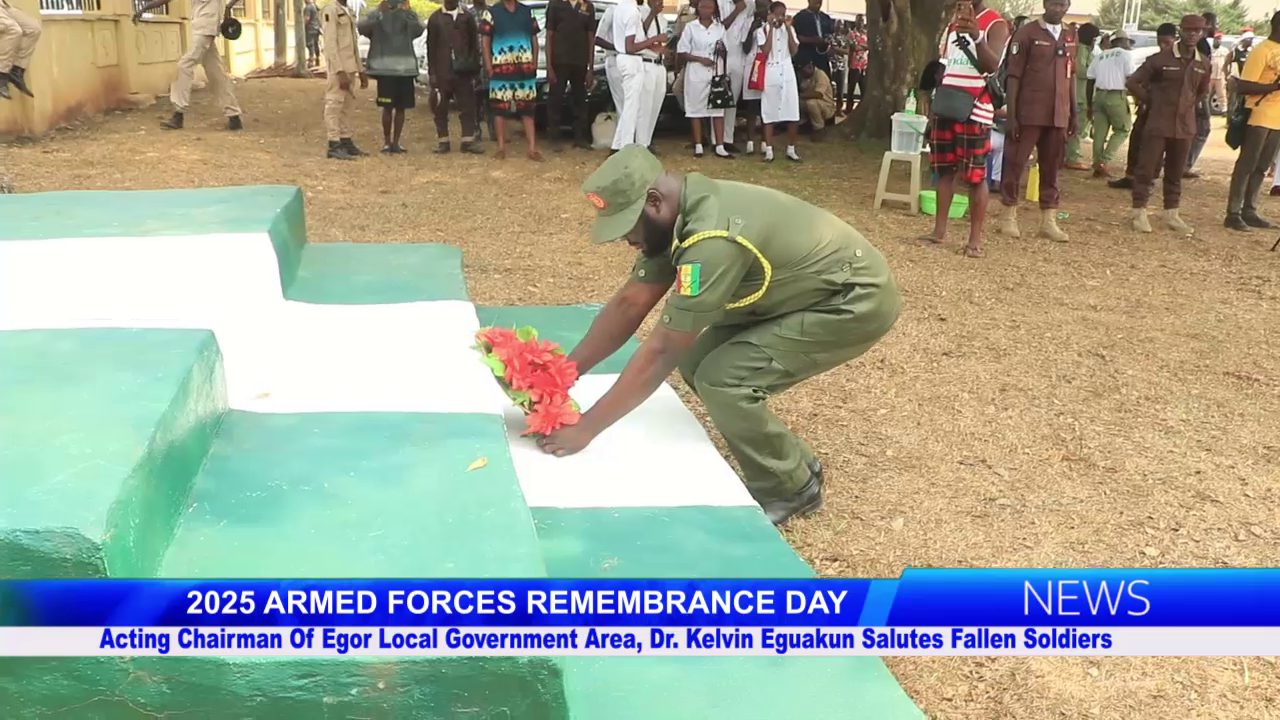 Acting Chairman Of Egor Local Government Area, Dr. Kelvin Eguakun Salutes Fallen Soldiers