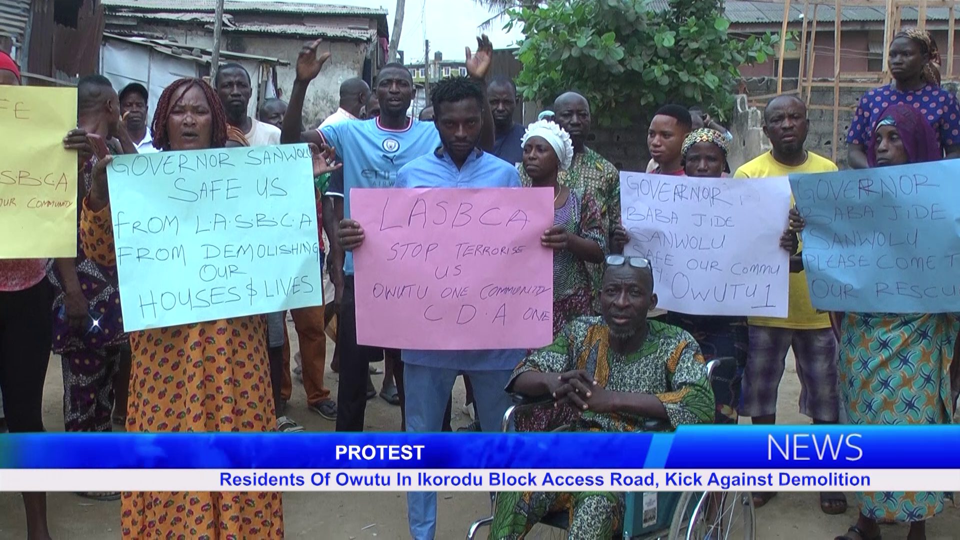 Residents Of Owutu In Ikorodu Block Access Road, Kick Against Demolition